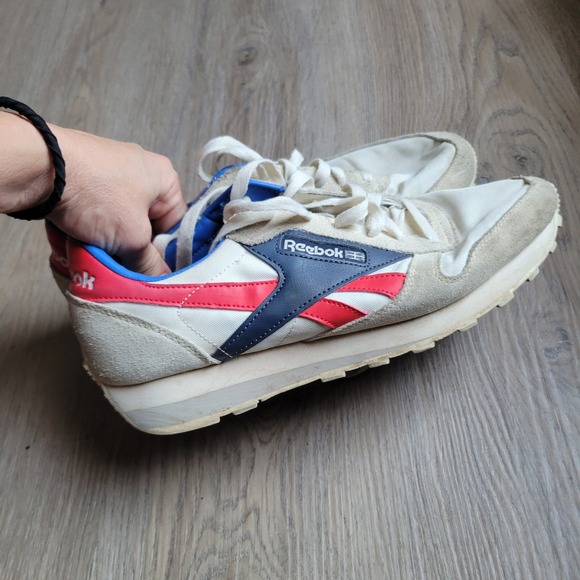 Reebok Other - Reebok Mens Aztec II Sneakers 9 White Blue Red Suede Retro Runner Athleisure